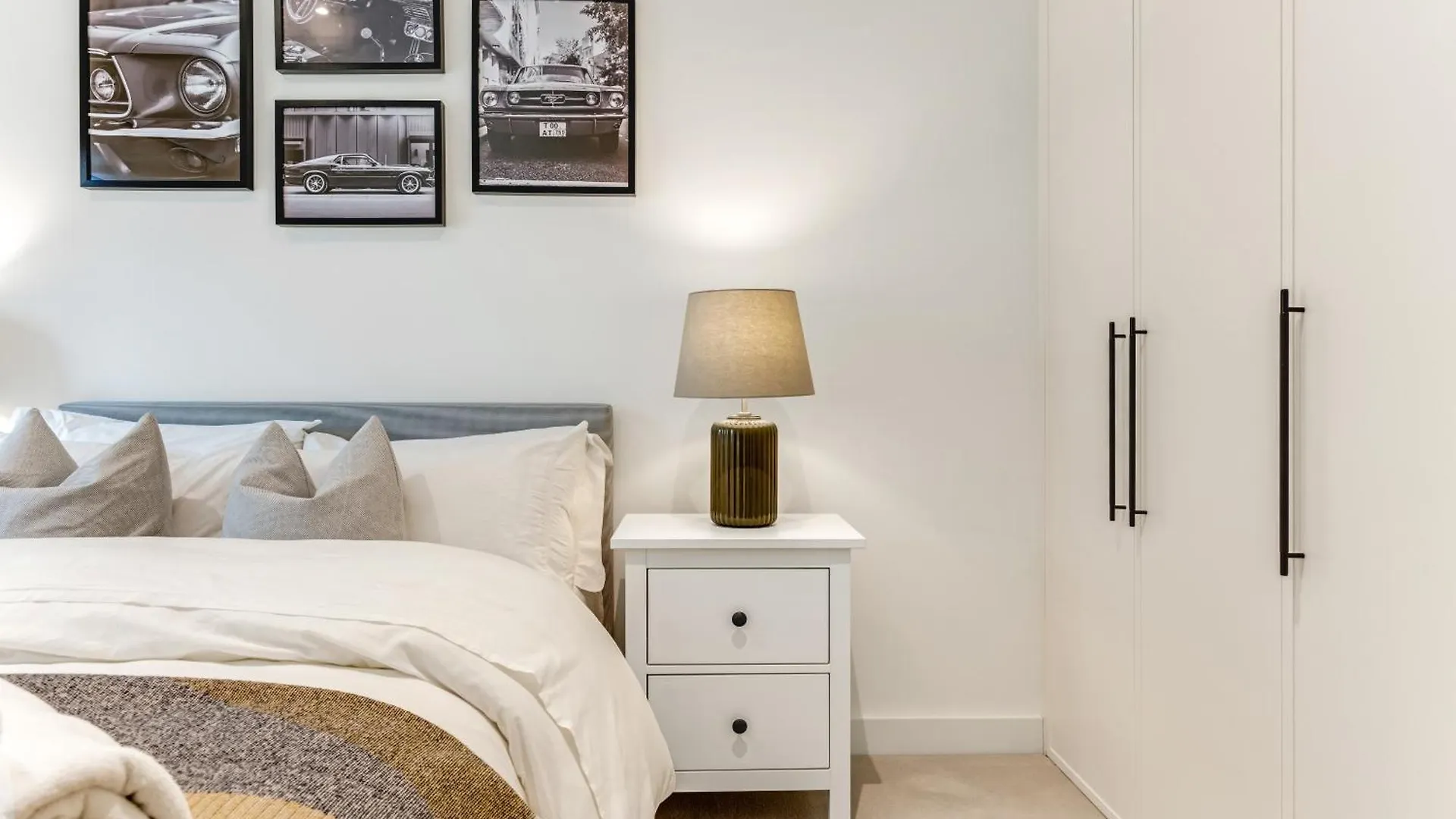 Khayat Homes - The Great Escape - 3 Bed Luxury Apt London 0*,  Storbritannien