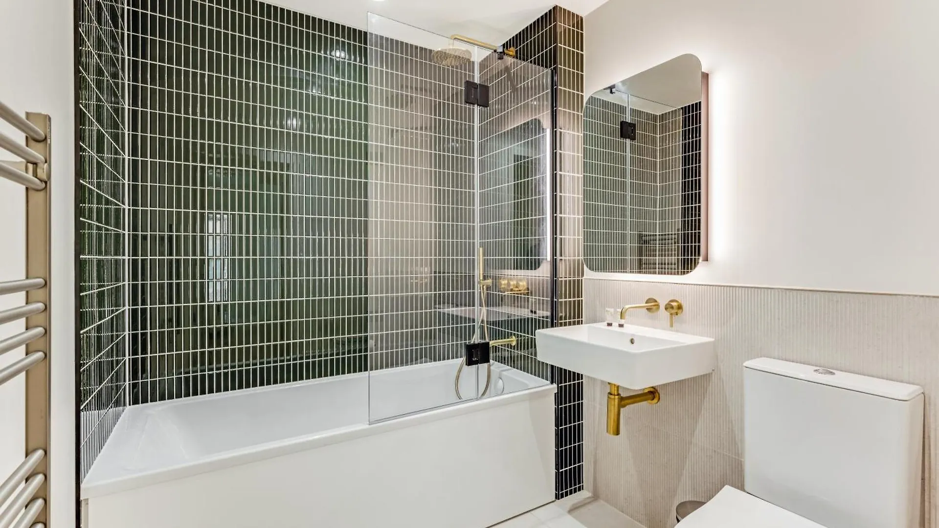 Khayat Homes - The Great Escape - 3 Bed Luxury Apt London