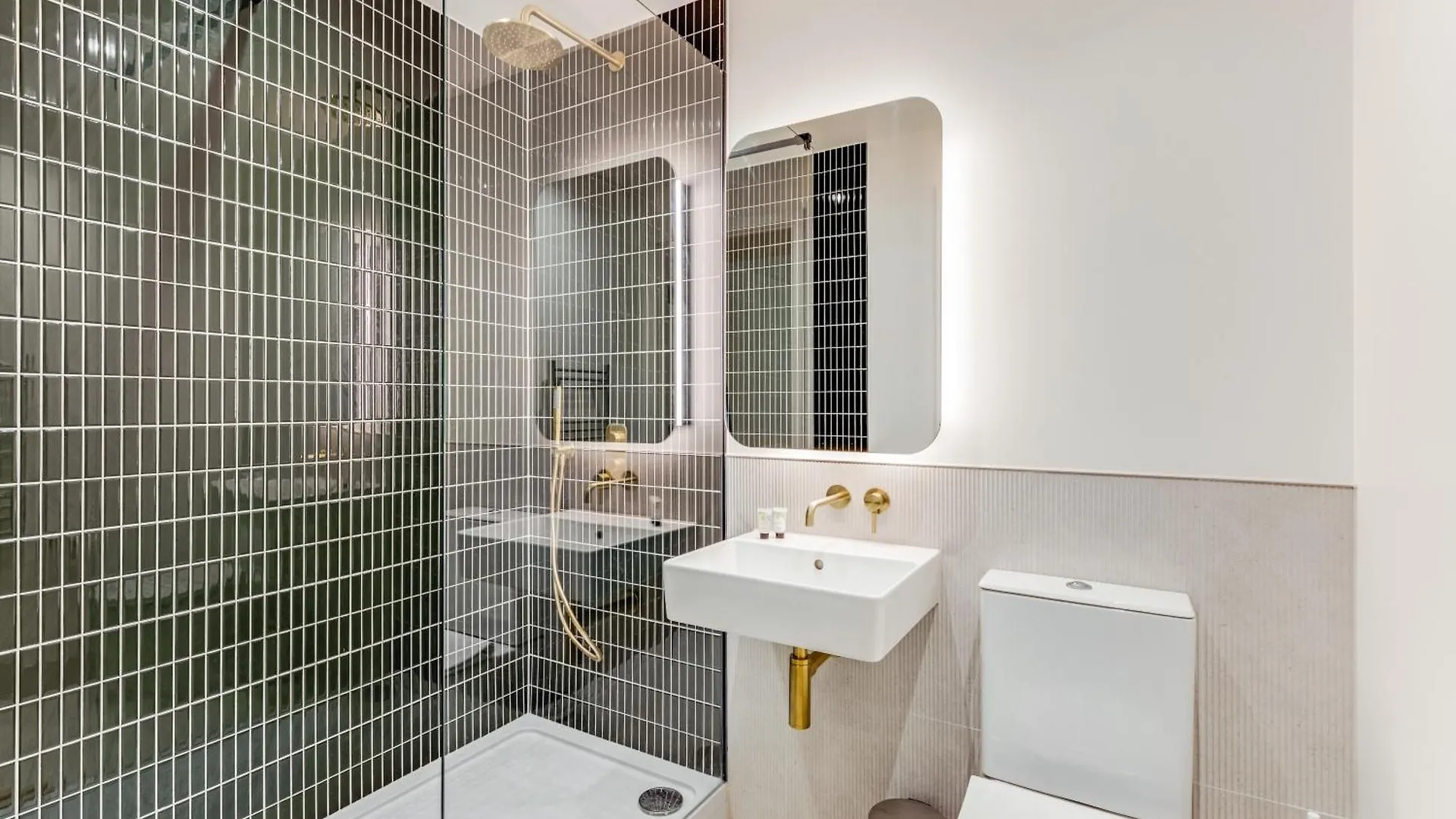 Khayat Homes - The Great Escape - 3 Bed Luxury Apt London 0*,